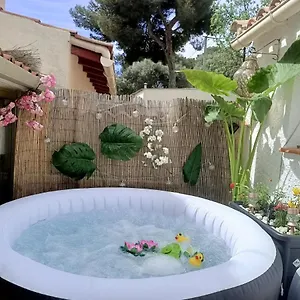 Adorable Petite , Martigues France