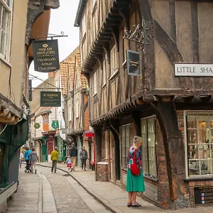 https://assembly-cottage.yorkshirehotels.net
