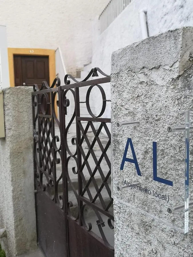 Lemon Tree House Coimbra - Courtyard Garden With City Views Appartamento